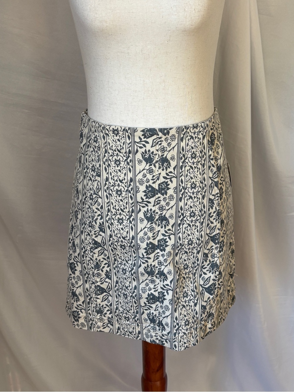 Free People skirt, size 6